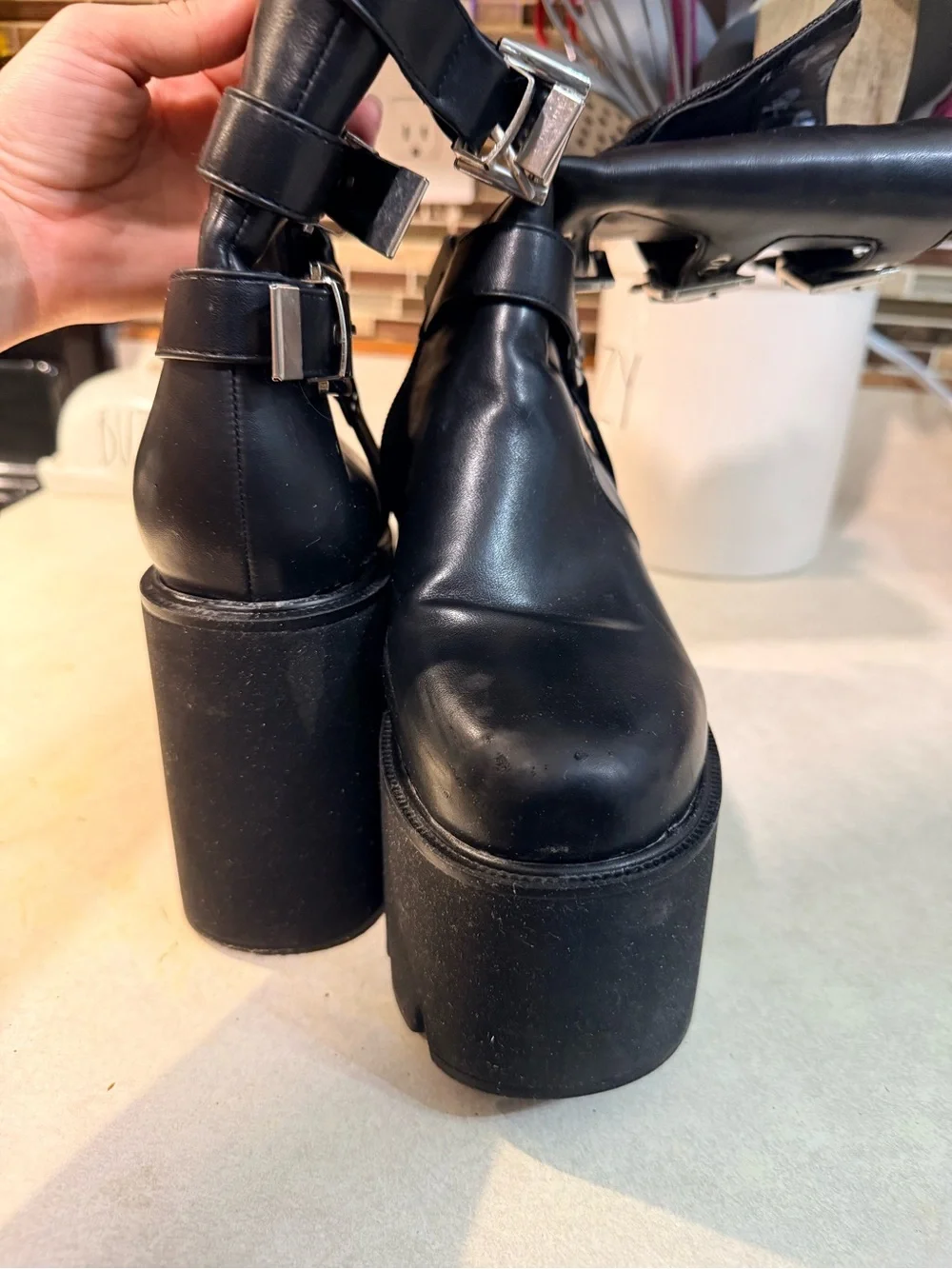LAMODA leather boots